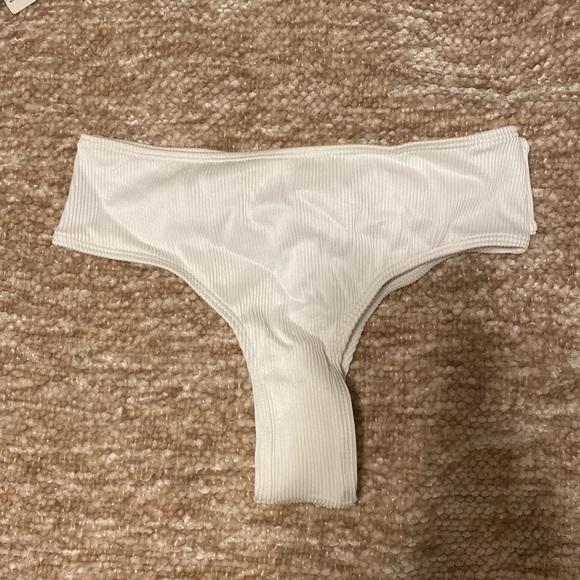NWT Beach Joy Bikini White Ribbed Top with Cheeky Bottom Bikini Swimsuit - Picture 4 of 5